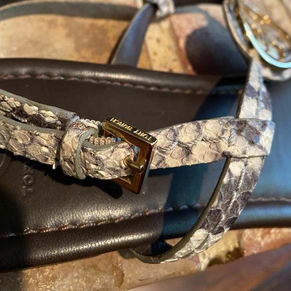 Tory Burch Dani Snakeskin T-strap Thongs Sandals - Picture 13 of 16